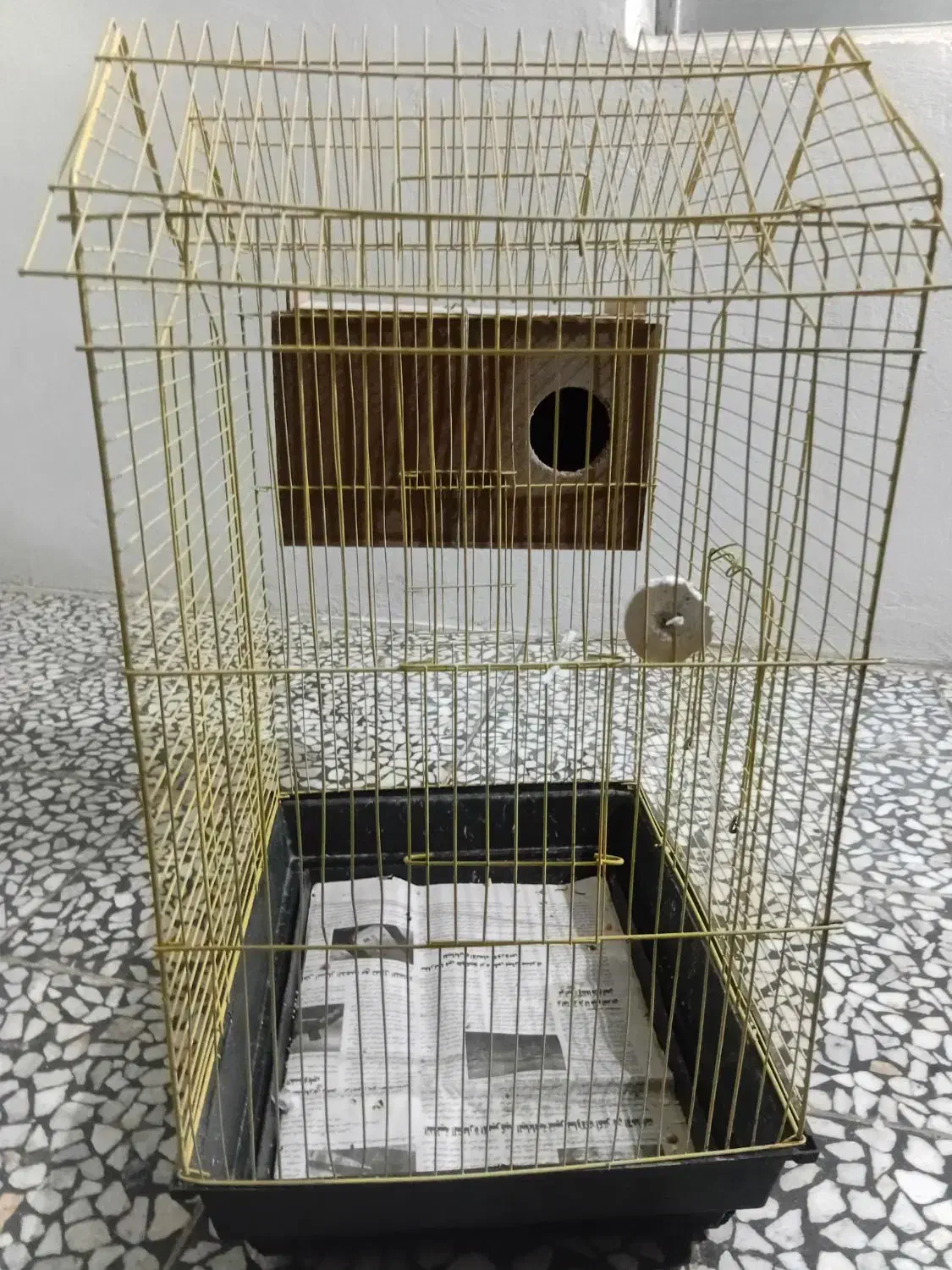 فروش یک عدد قفس لونه نصب شده روی قفس|لوازم جانبی حیوانات|آمل, |دیوار