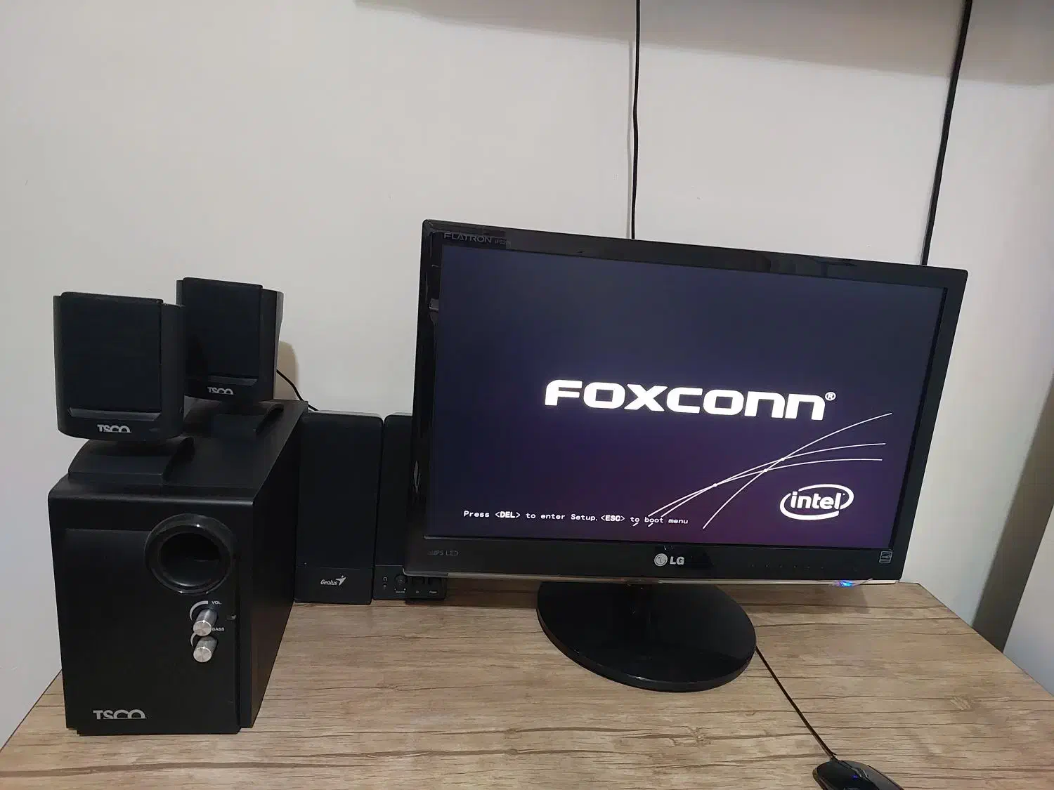 کامپیوتر|رایانه رومیزی|رشت, دیانتی|دیوار