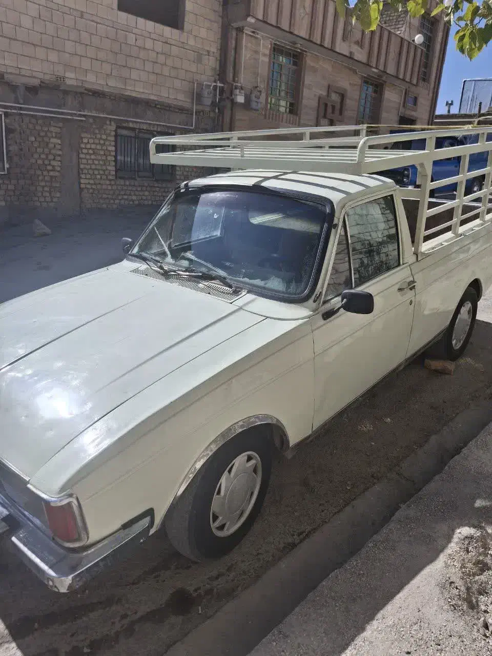 پیکان وانت مدل ۸۰ شاسی پلمپ تازه تعمیر خیلی سالمه|خودرو سواری و وانت|شهرکرد, |دیوار