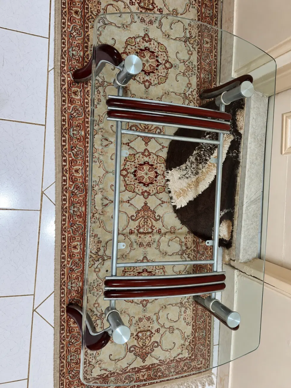 میز جلو مبلی شیشهای ۱۰۵ سانتی ،طرح خاص و کلاسیک|مبلمان خانگی و میز عسلی|تهران, ایران|دیوار