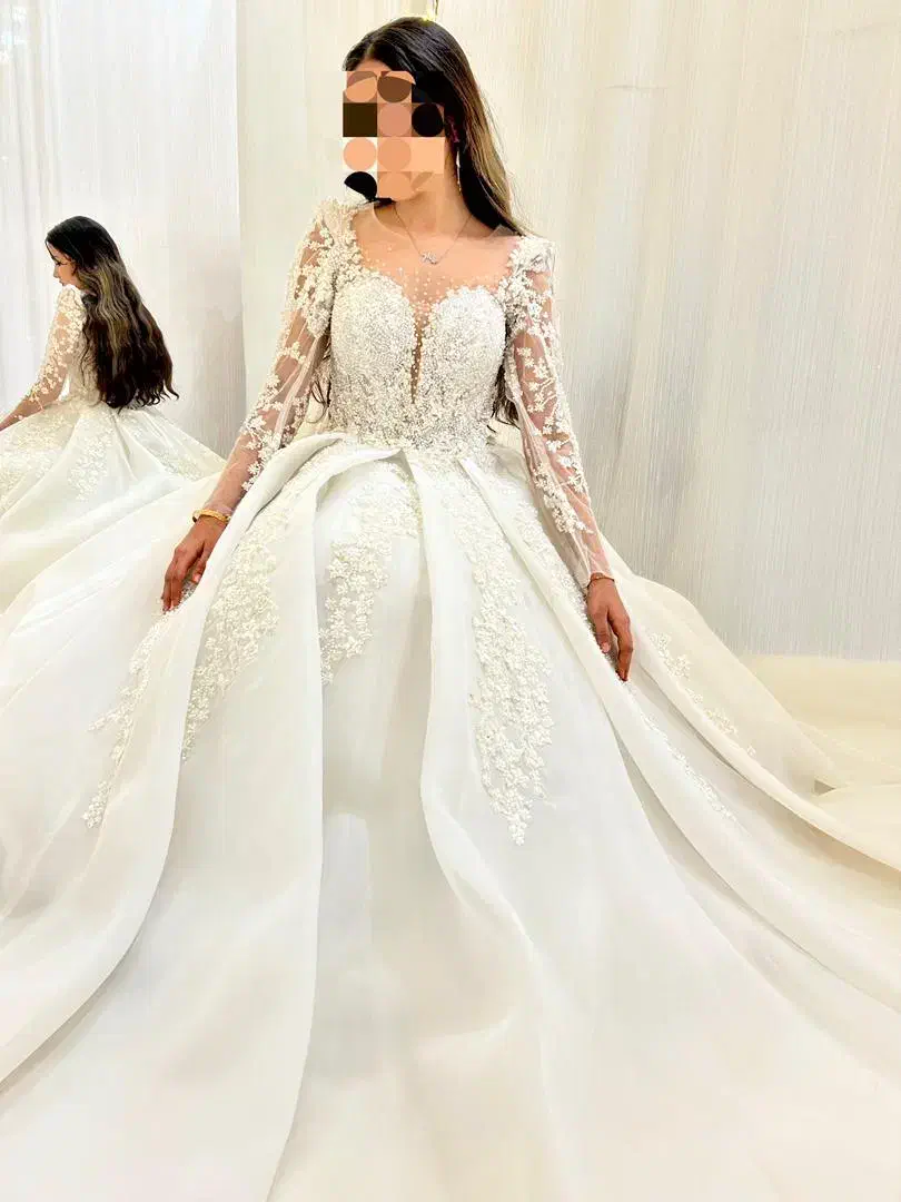 مزون لباس عروس و خدمات ماشین عروس|لباس|میبد, |دیوار