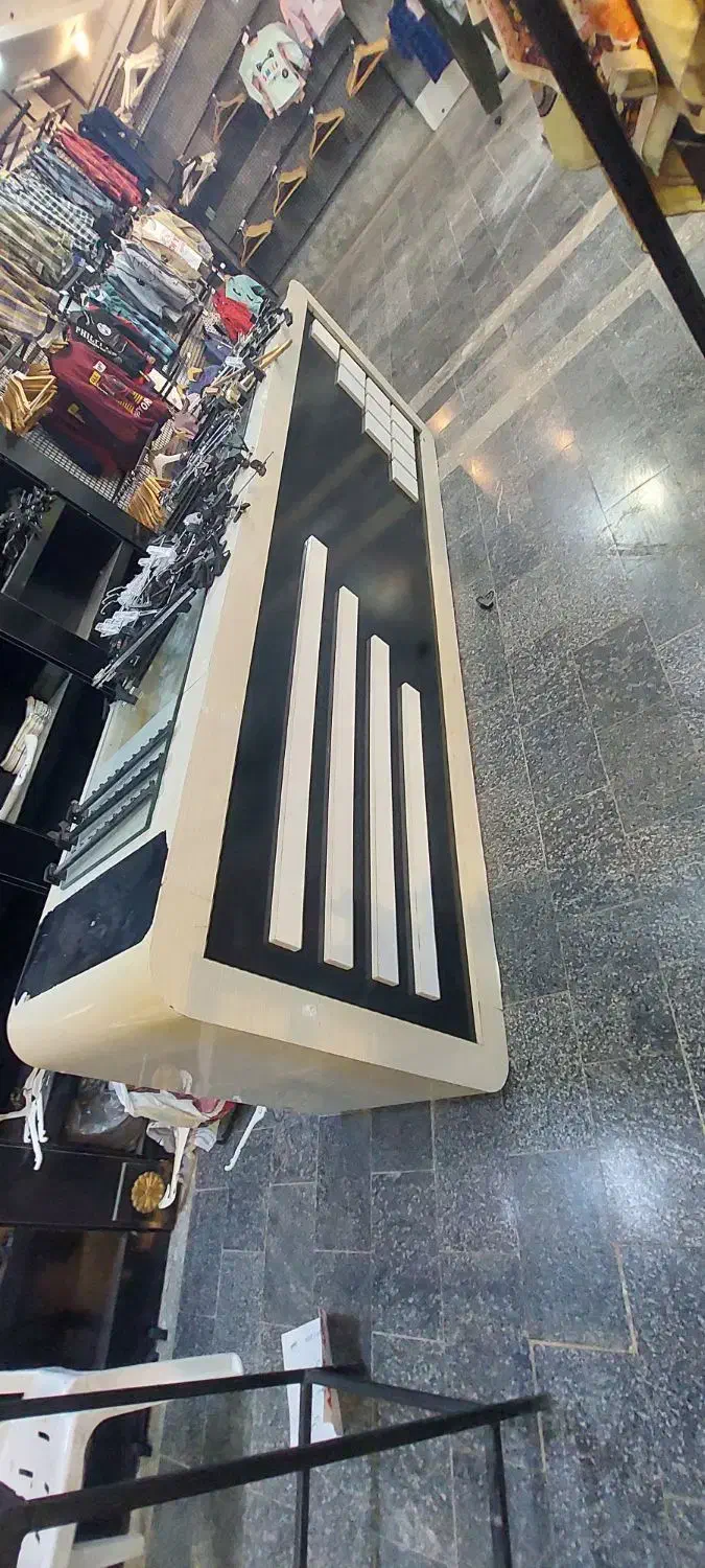 میز و رگال و مانکن و لوازم فروشگاه|فروشگاه و مغازه|بجنورد, |دیوار