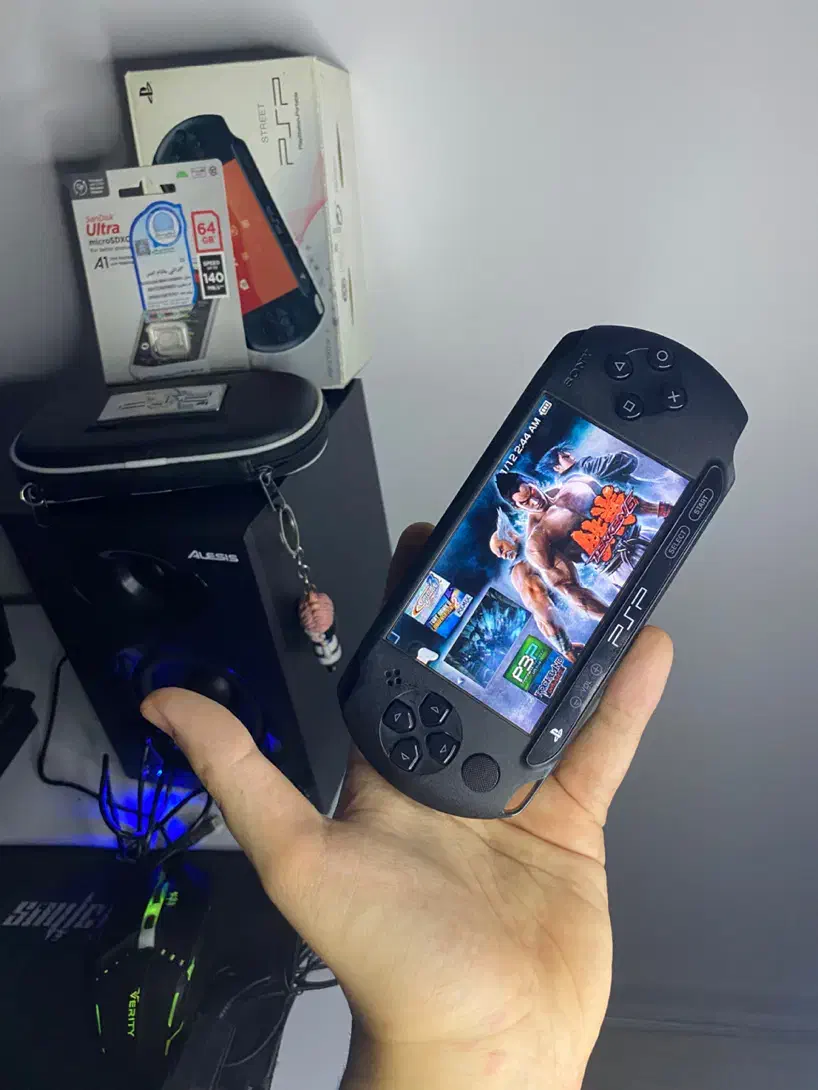 پی اس پی آکبند PSP E1003 کلکسیونی با تمام لوازم|کنسول، بازی ویدئویی و آنلاین|رشت, گلباغ نماز|دیوار