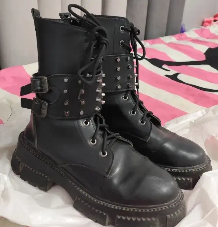 نیم بوت چرم|کیف، کفش، کمربند|اهواز, کوی باهنر|دیوار