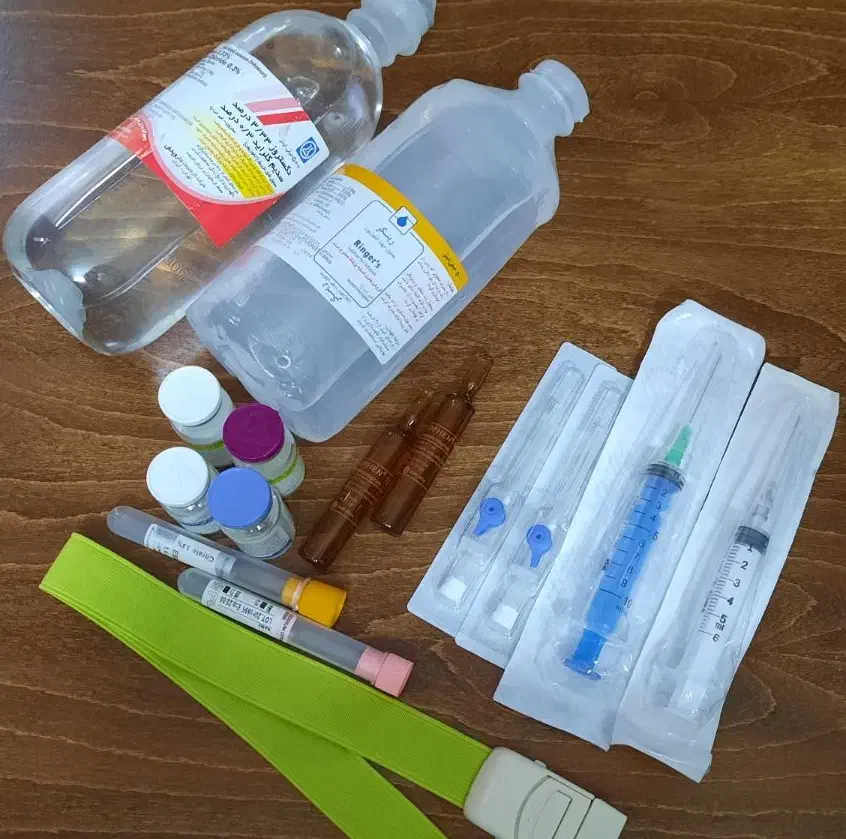 تزریقات و وصل سرم درمنزل|خدمات آرایشگری و زیبایی|اصفهان, شیخ اشراق|دیوار