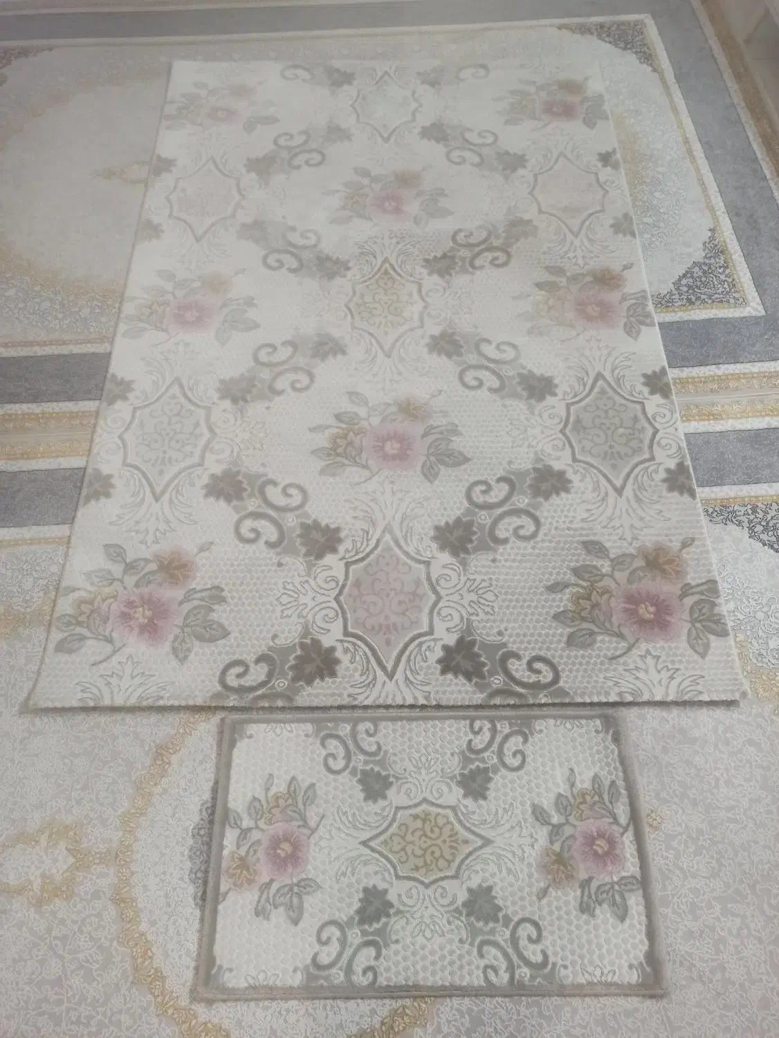 فرش ۴متری به همراه پادری|فرش|کرج, حسن آباد|دیوار