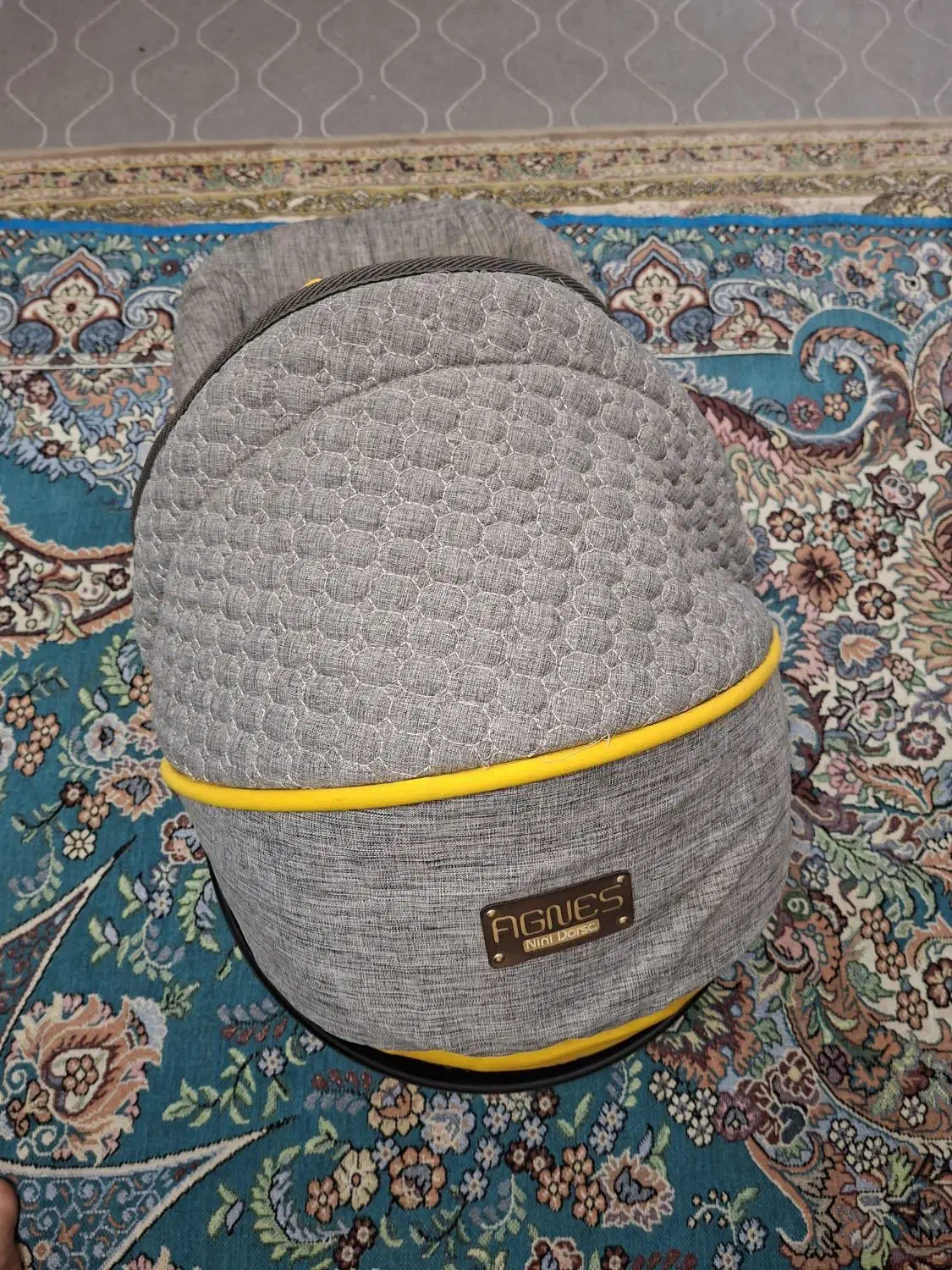 کریر درحد نو|تخت و صندلی بچه|شیراز, کوشک میدان|دیوار