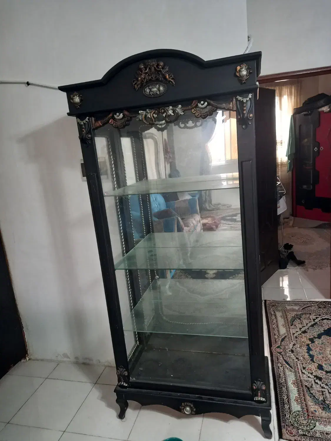 ویترین ایستاده  ایینه ای سالم|بوفه، ویترین، کنسول|رشت, پیرکلاچای|دیوار