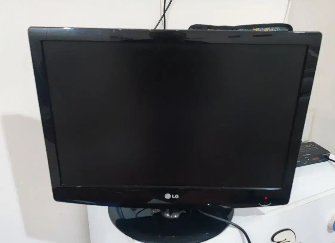 ۲۴ اینچ  ال جی در حد نو|تلویزیون و پروژکتور|آبادان, |دیوار