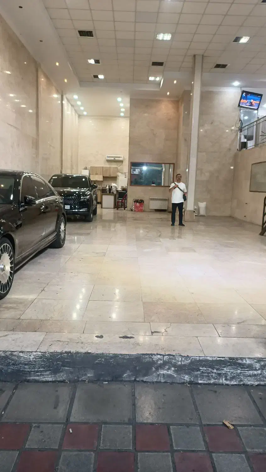۲۲۰متر۱۵۸مترکف ۶۰ متر بالکن برخ اصلی فرجام|اجارهٔ مغازه و غرفه|تهران, نارمک|دیوار
