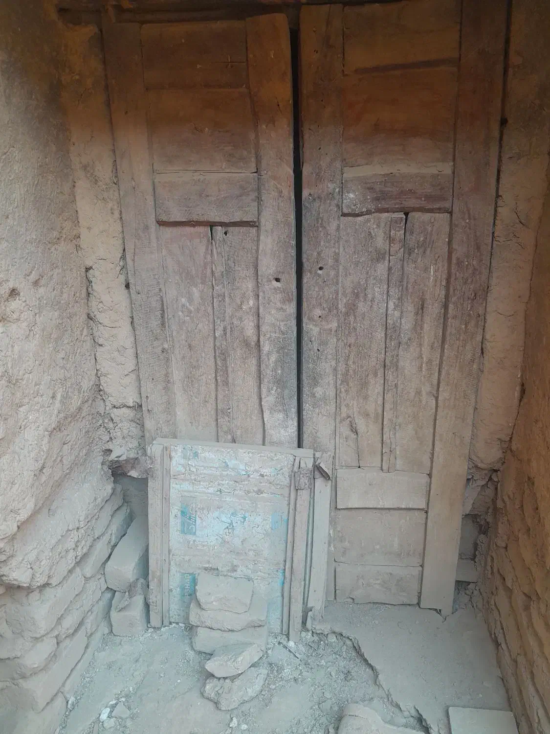 درب سنتی چوبی قدیمی|صنایع دستی و سایر لوازم تزئینی|زرقان, |دیوار