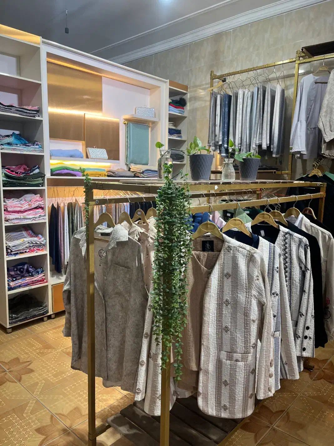 واگذاری گالری سارُاستایل|اجارهٔ مغازه و غرفه|ماهان, |دیوار