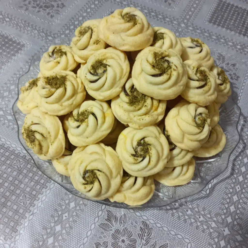 سفارش کلمپه لقمه ای و نان روغنی وانواع حلوا مجلسی|خدمات پذیرایی، مراسم|سیرجان, |دیوار