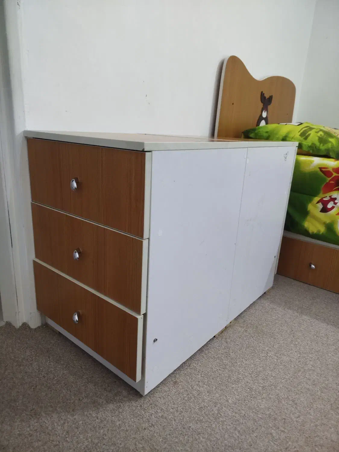 سرویس خواب کودک|تخت و سرویس خواب|شیراز, باغ تخت|دیوار