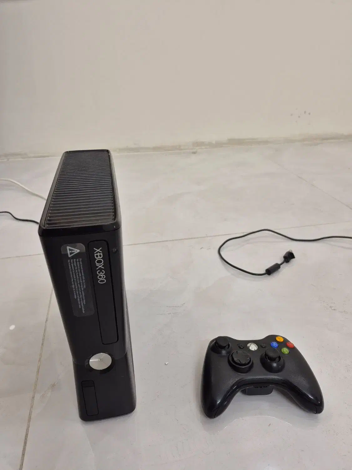 xbox360 اسلیم ۲۵۰ گیگ ۱ دسته ۱ کینکت|کنسول، بازی ویدئویی و آنلاین|اصفهان, بهارستان (مخابرات)|دیوار