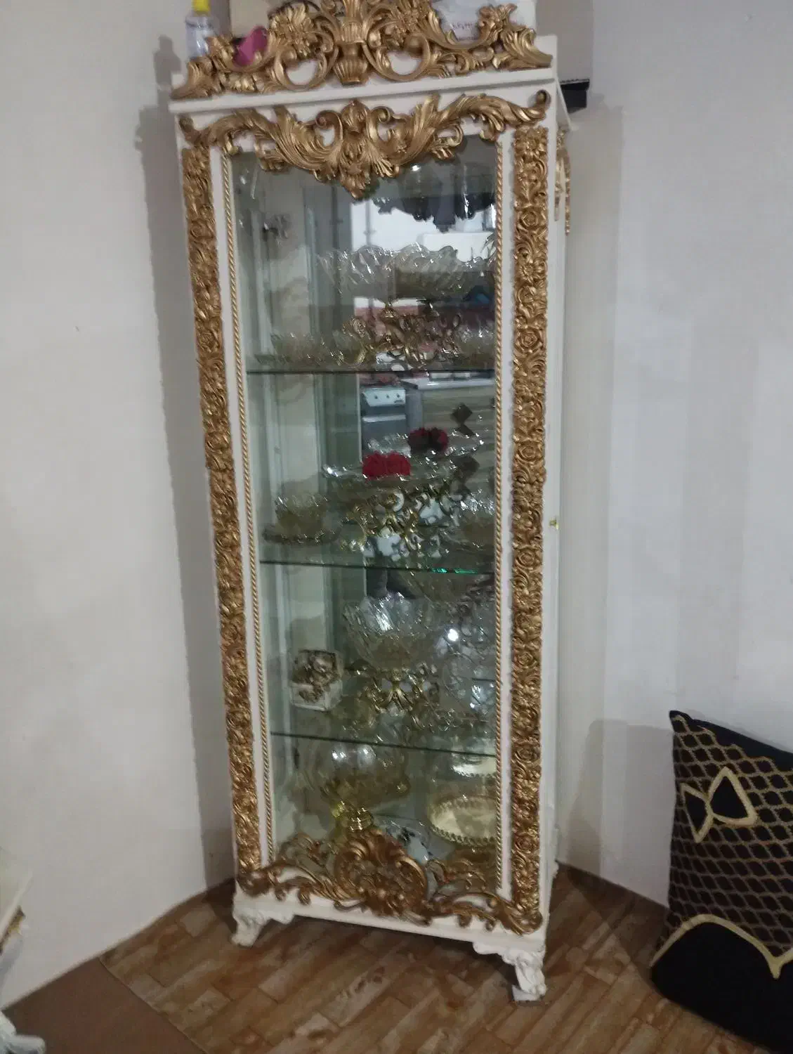 یک عدد بوفه ام دی اف بدون هیچگونه ایراد در حد نو|بوفه، ویترین، کنسول|ارومیه, |دیوار