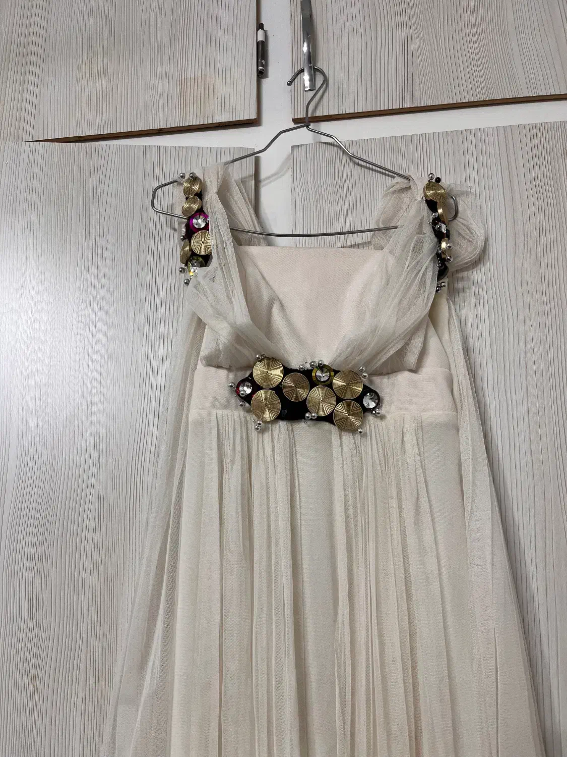 لباس نامزدی|لباس|قنوات, |دیوار