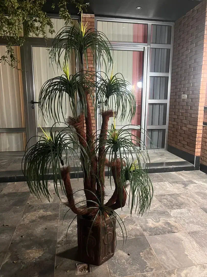 گلدان مصنوعی بزرگ و زیبا|گل مصنوعی|قم, صدوق|دیوار