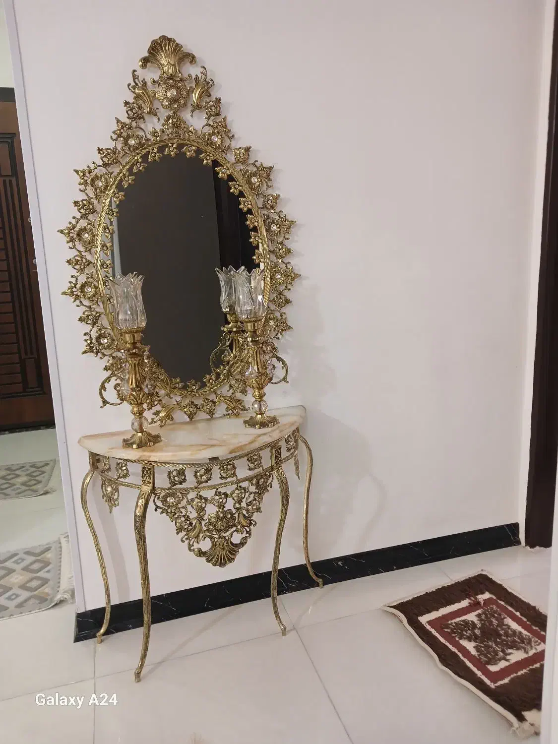 آینه و شمعدان|آینه|قرچک, پارک جنگلی|دیوار