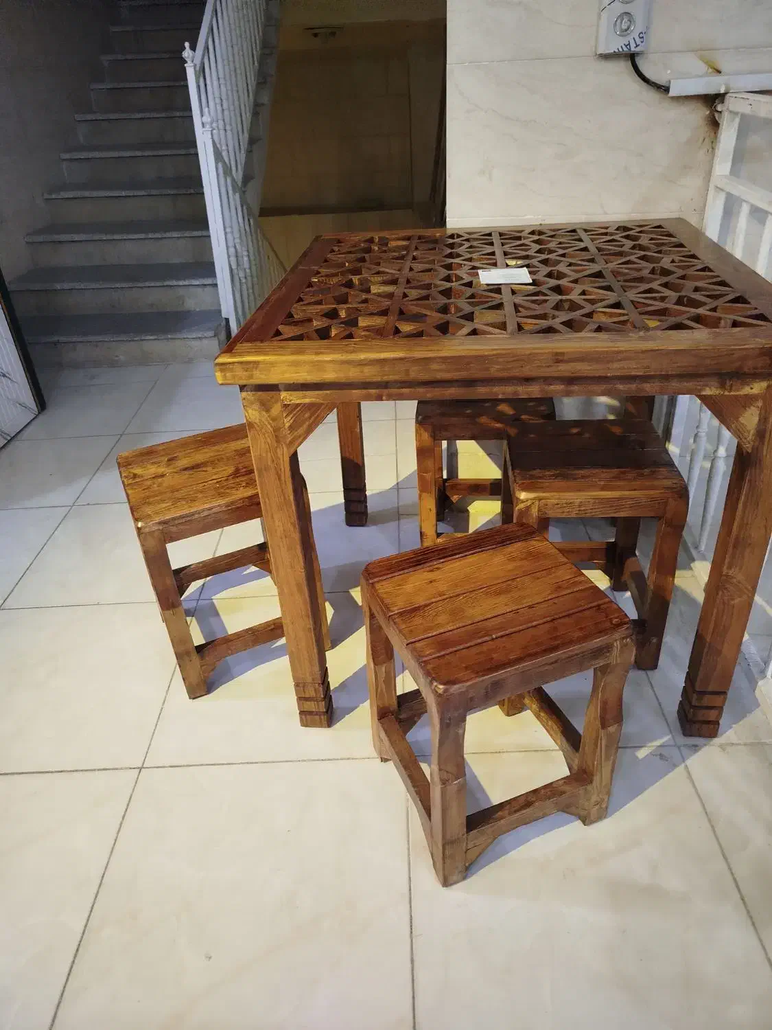 ناهار خوری سنتی زرکالاا|میز و صندلی غذاخوری|یاسوج, |دیوار