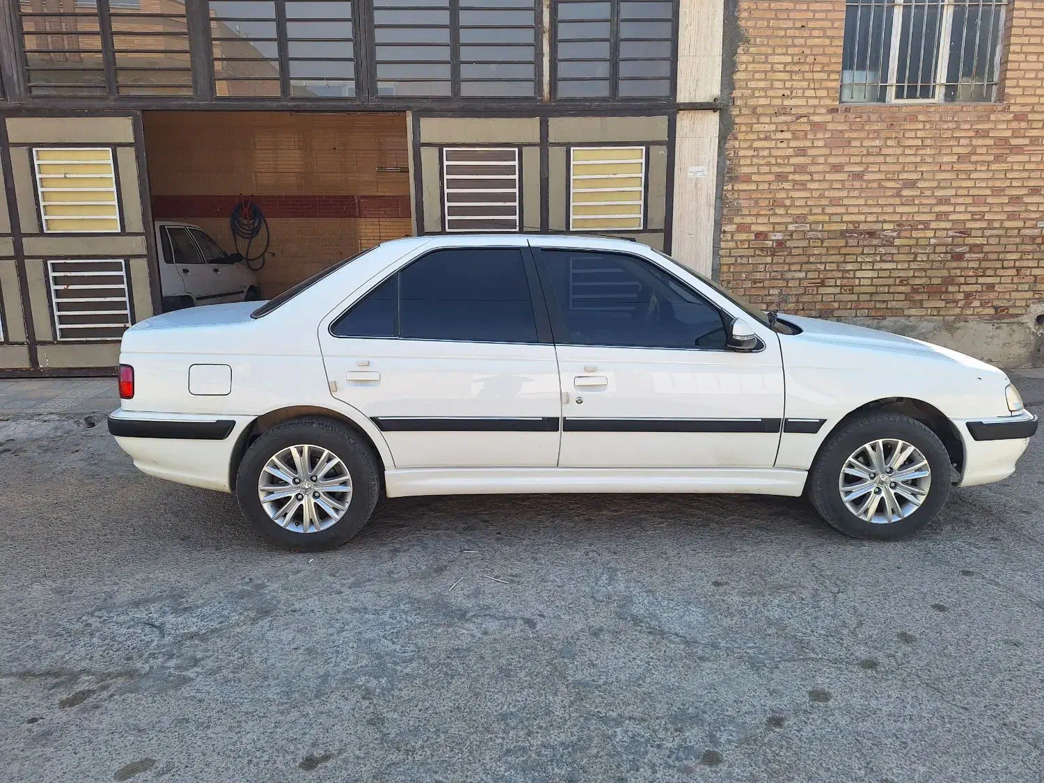 پژو پارس سفارشی دریچه سیمی چهارچرخ دیسک 1401|خودرو سواری و وانت|شهرضا, |دیوار