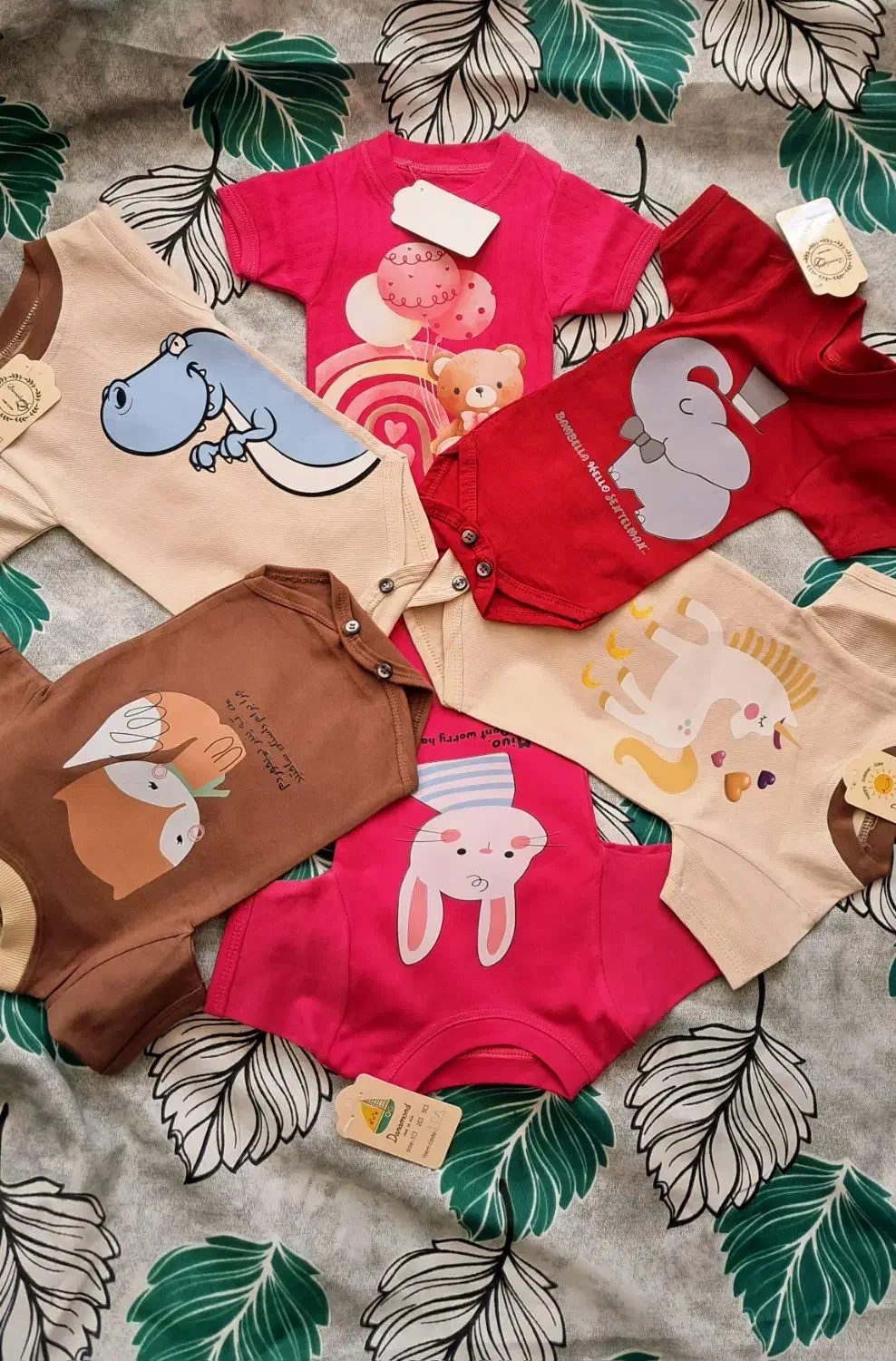 زیر دکمه عروسکی|کفش و لباس بچه|میبد, |دیوار