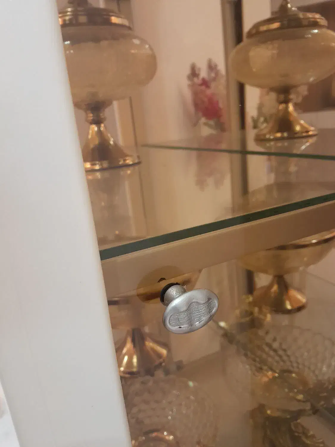 ویترین رنگ صدفی|بوفه، ویترین، کنسول|رشت, چمارسرا|دیوار