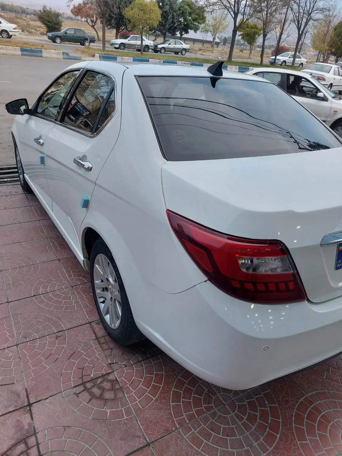 دنا پلاس مدل ۴۰۱ بدون رنگ و تک برگ سند|خودرو سواری و وانت|دورود, |دیوار