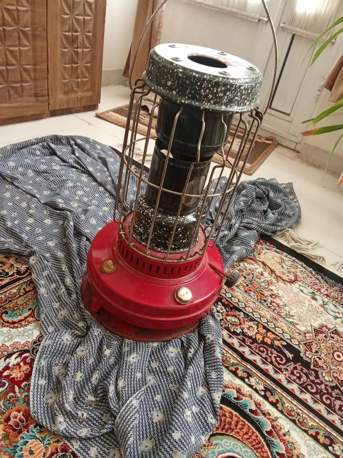 چراغ نفتی|لامپ و چراغ|کاشمر, |دیوار