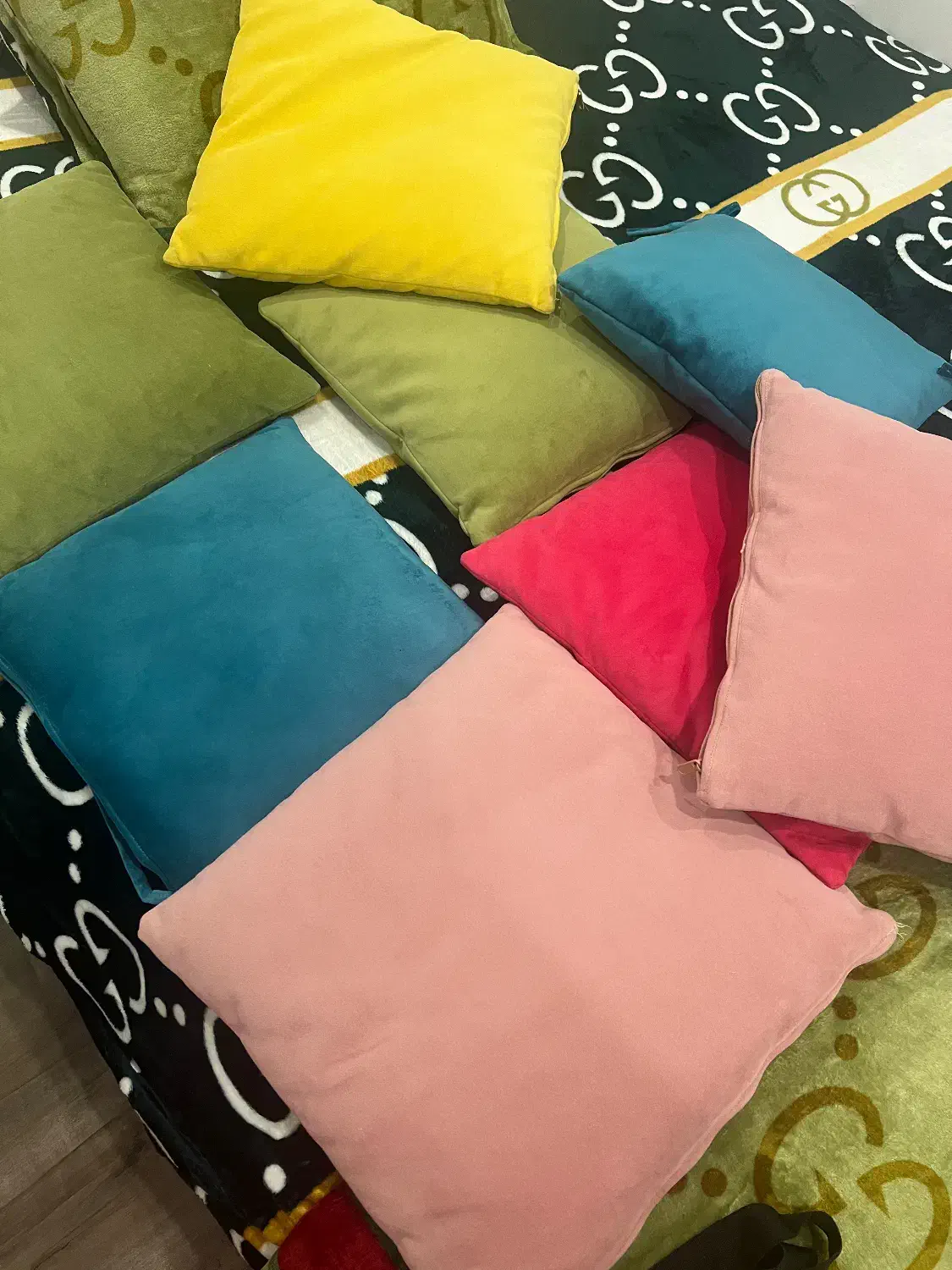 ۷ عدد کوسن|رختخواب، بالش، پتو|کیش, |دیوار