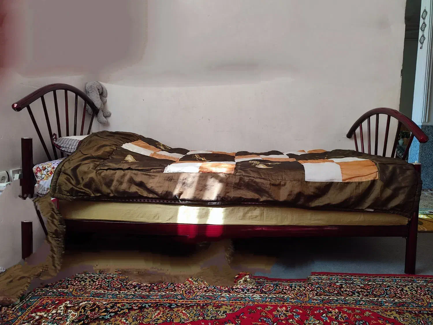 تخت خواب|تخت و سرویس خواب|دوگنبدان, |دیوار