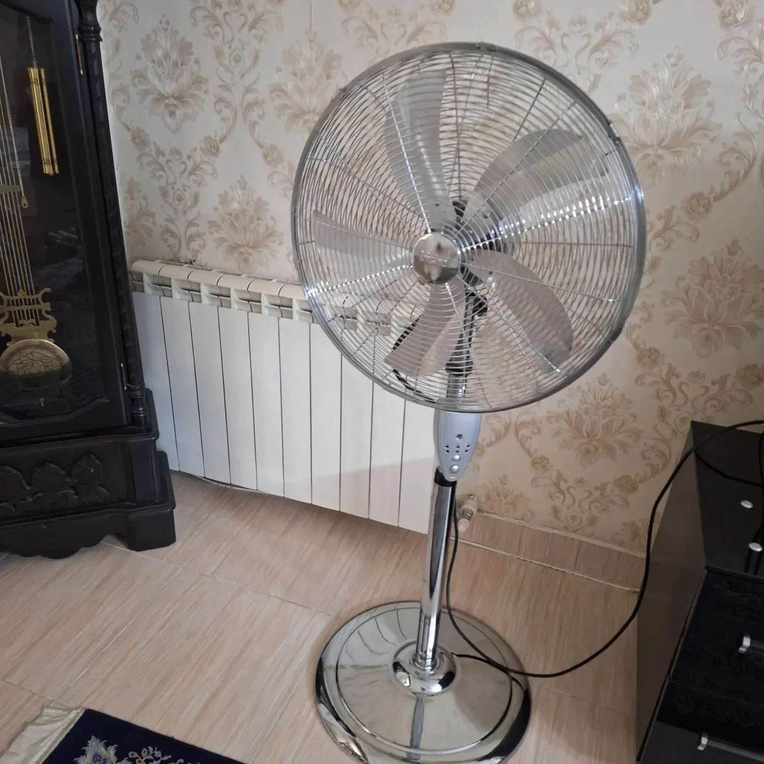 پنکه ایستاده|پنکه و تصفیهکنندهٔ هوا|گرگان, |دیوار