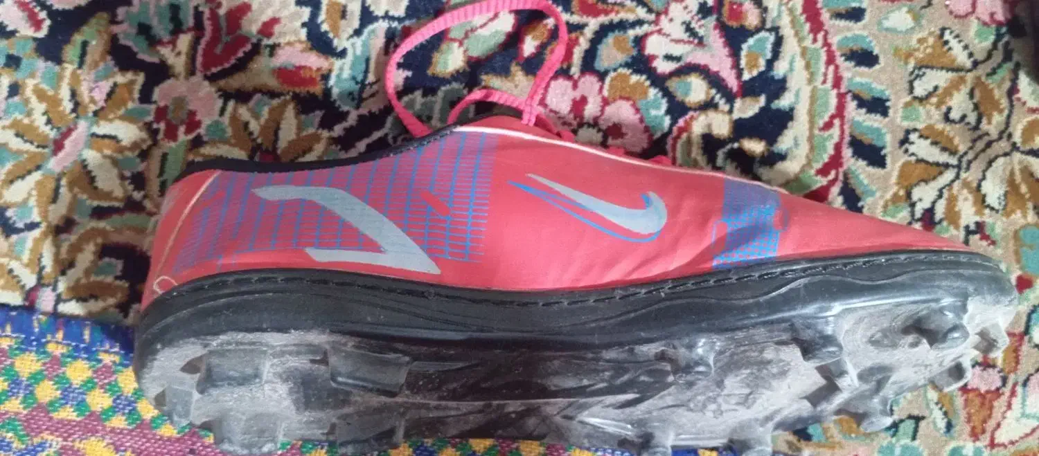 کفش چمن|ورزش‌های توپی|کرمان, |دیوار