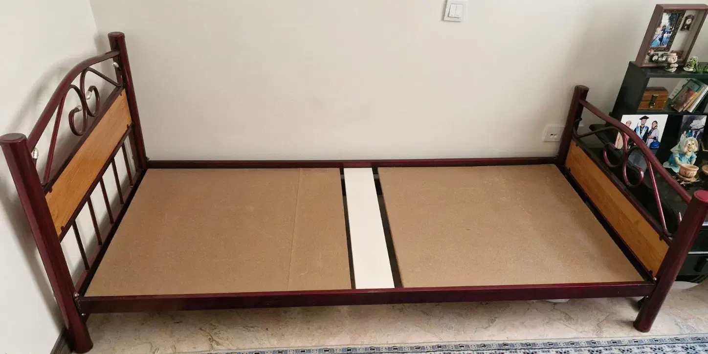 تخت یکنفره فرفوژه زرشکی|تخت و سرویس خواب|تهران, جنت‌آباد جنوبی|دیوار