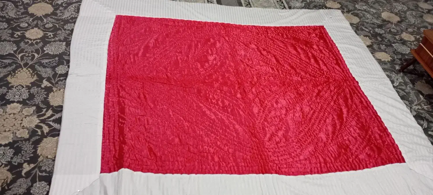 لحاف با ملافه نو|رختخواب، بالش، پتو|سراب, |دیوار