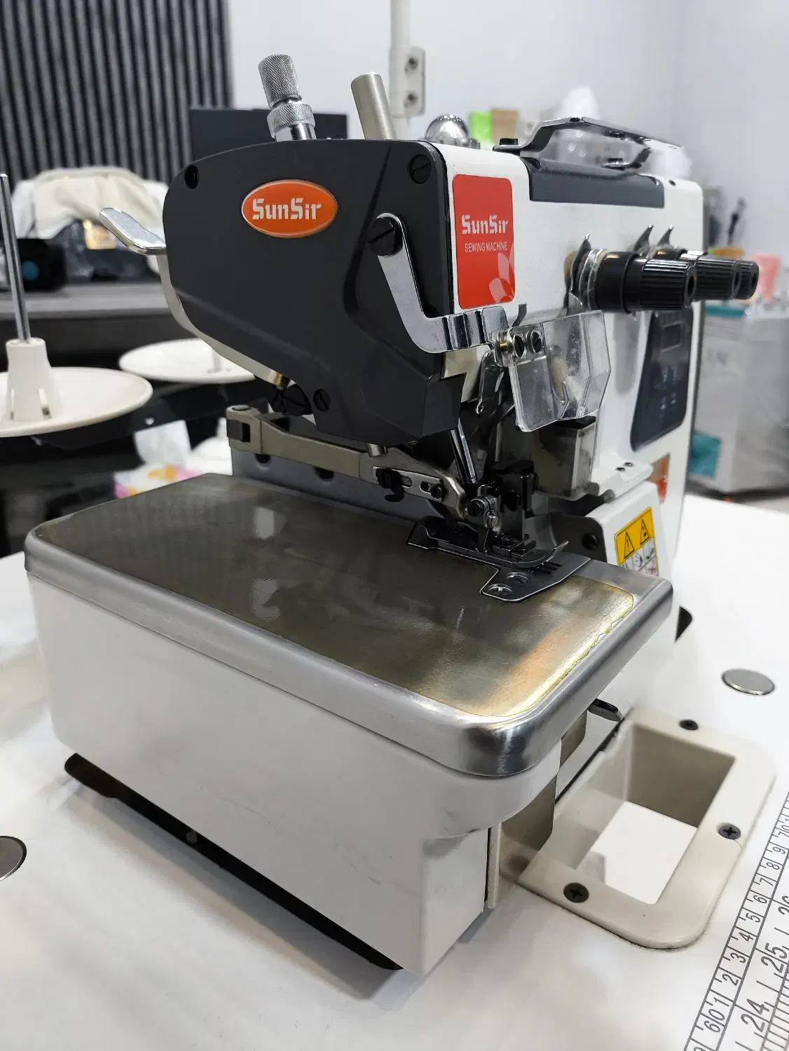 چرخ سردوز ۳ نخ / زیگزال ۳ نخ سانسیر در حد مدل 806D|چرخ خیاطی و ریسندگی|کرج, حسینآباد|دیوار