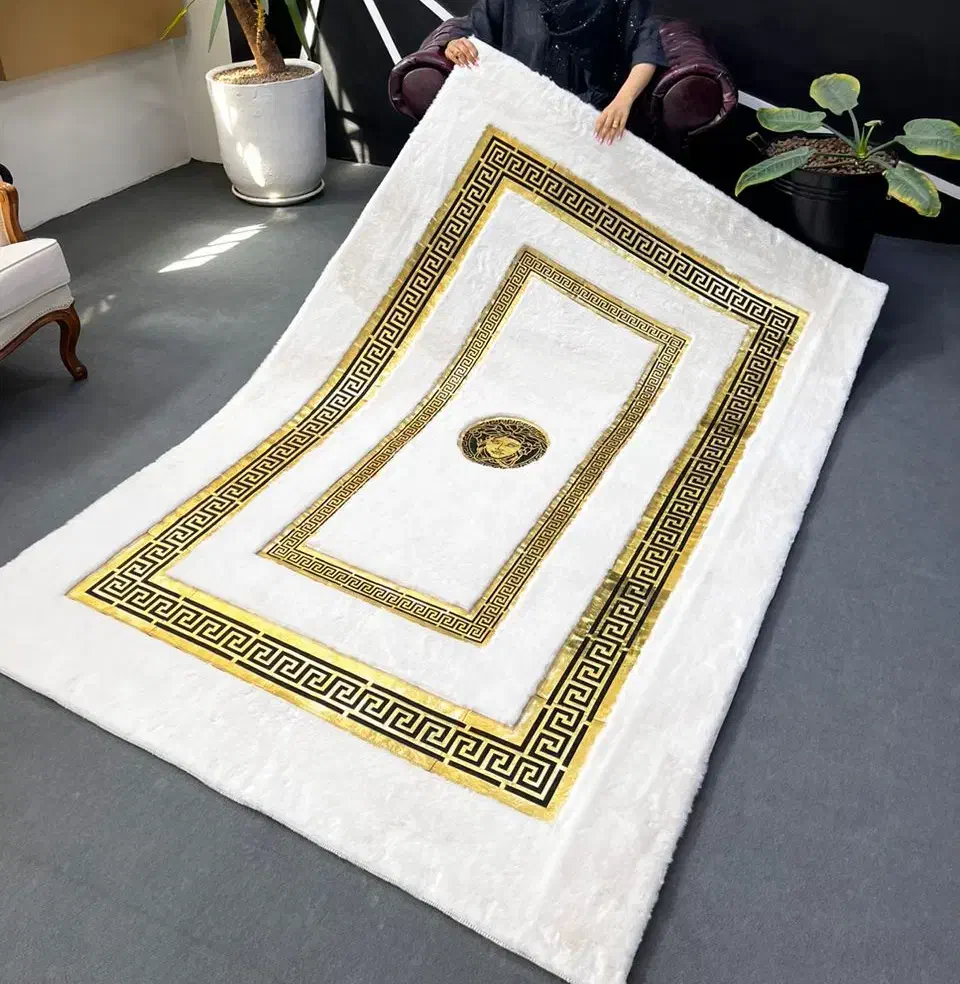 فرش ورساچ خز و چرم دست دوز|فرش|تهران, عبدلآباد|دیوار