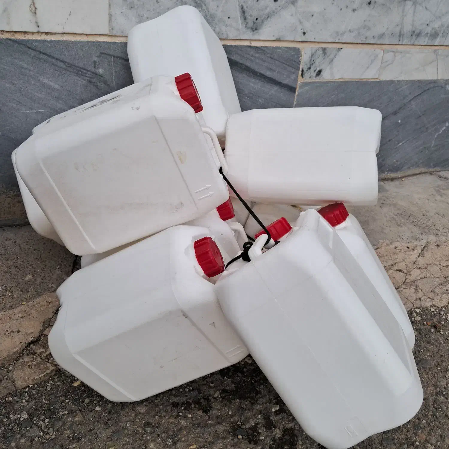 گالن ۵ لیتری|ظروف نگهدارنده، پلاستیکی، یکبارمصرف|زنجان, |دیوار