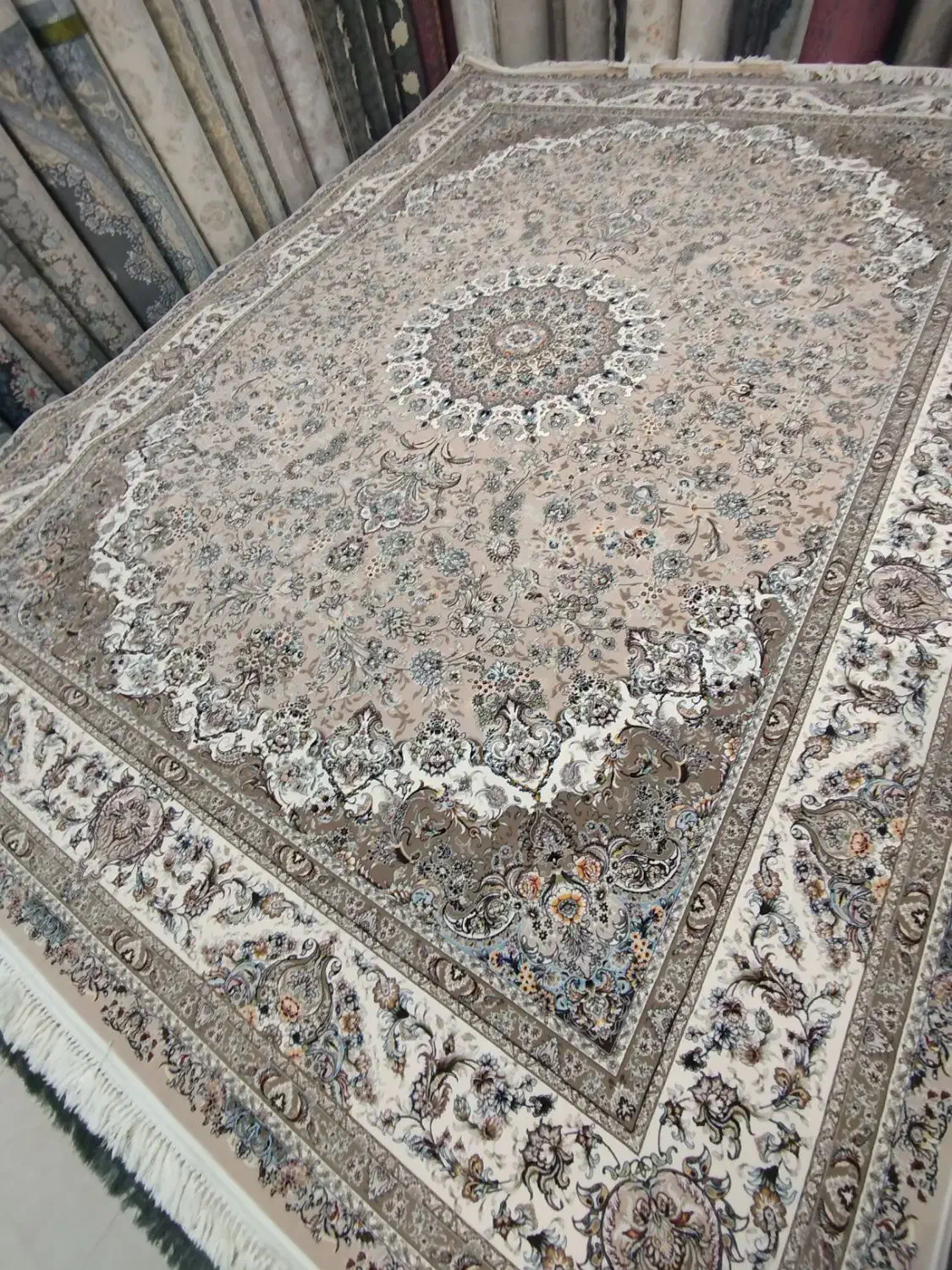 مرکز فرش دست دوم ۶ متری و ۹ متری و ۱۲ متری|فرش|بیرجند, |دیوار