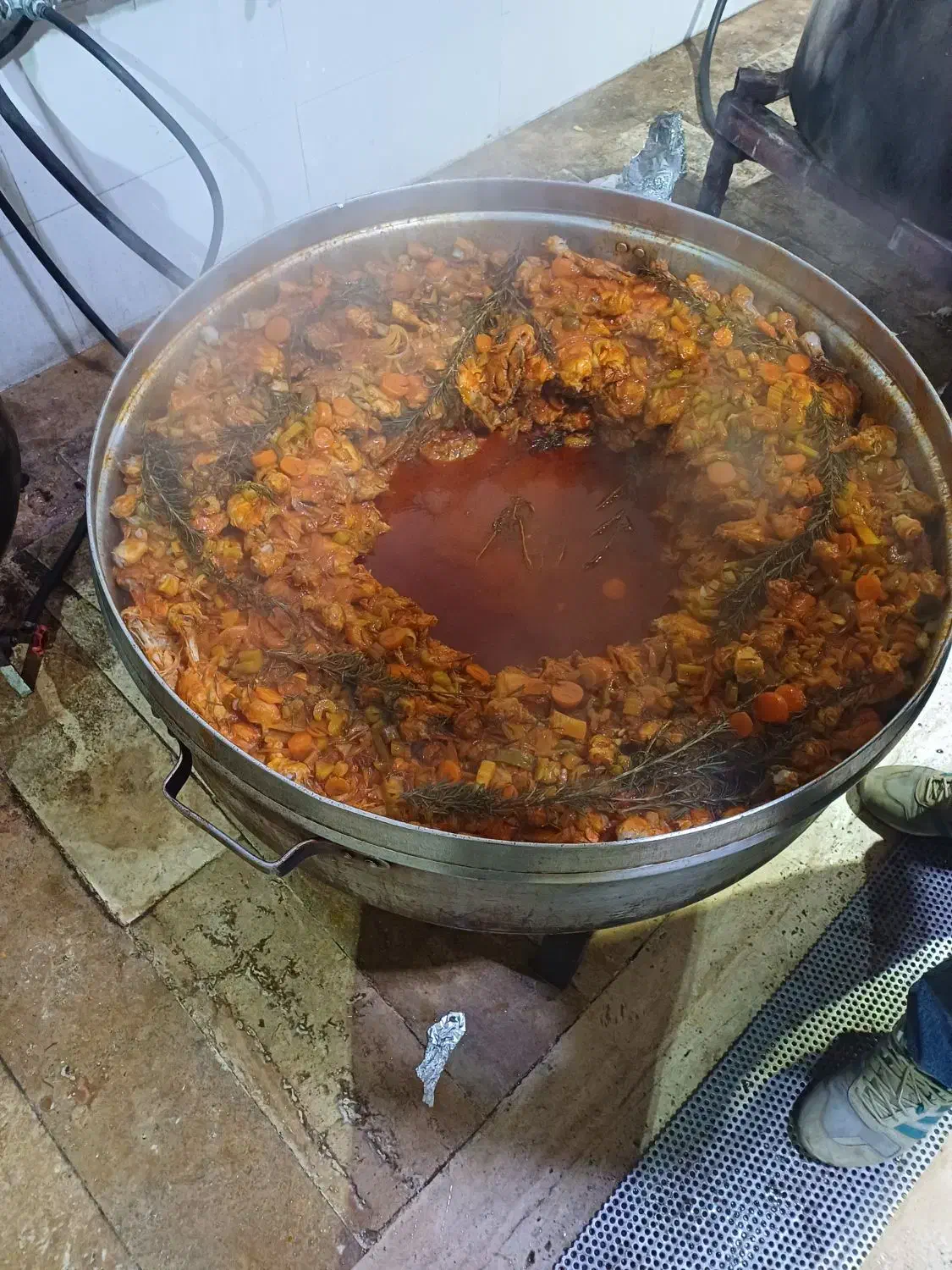 کارگر ساده یا خانواده کم جمعیت|استخدام خدمات فروشگاه و رستوران|ورامین, ریحان آباد|دیوار