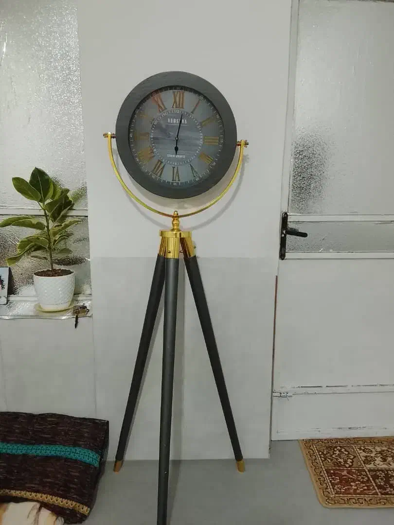 ساعت ایستاده تزیینی در حد نو|ساعت دیواری و تزئینی|شیراز, شهرک کوشکک|دیوار