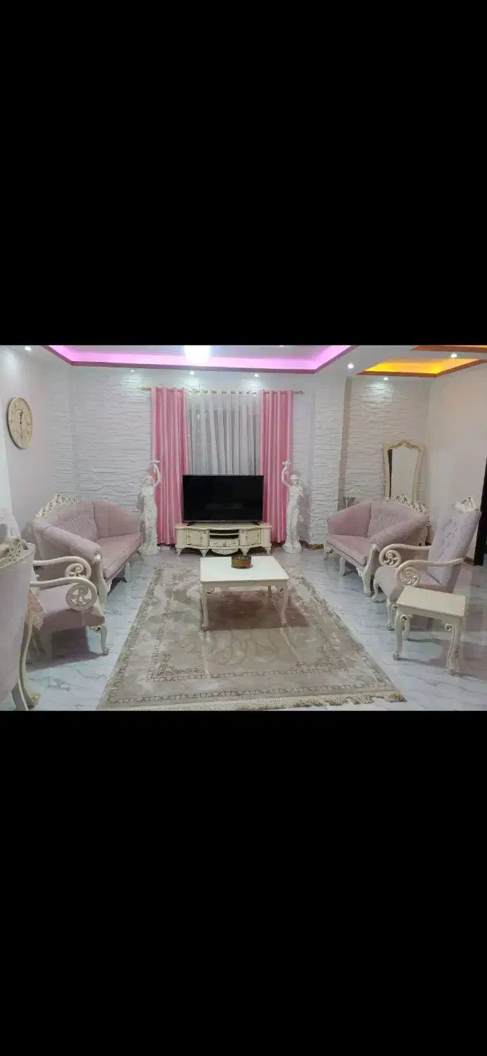 مبل و میز ناهار خوری|مبلمان خانگی و میز عسلی|رشت, دخانیات|دیوار