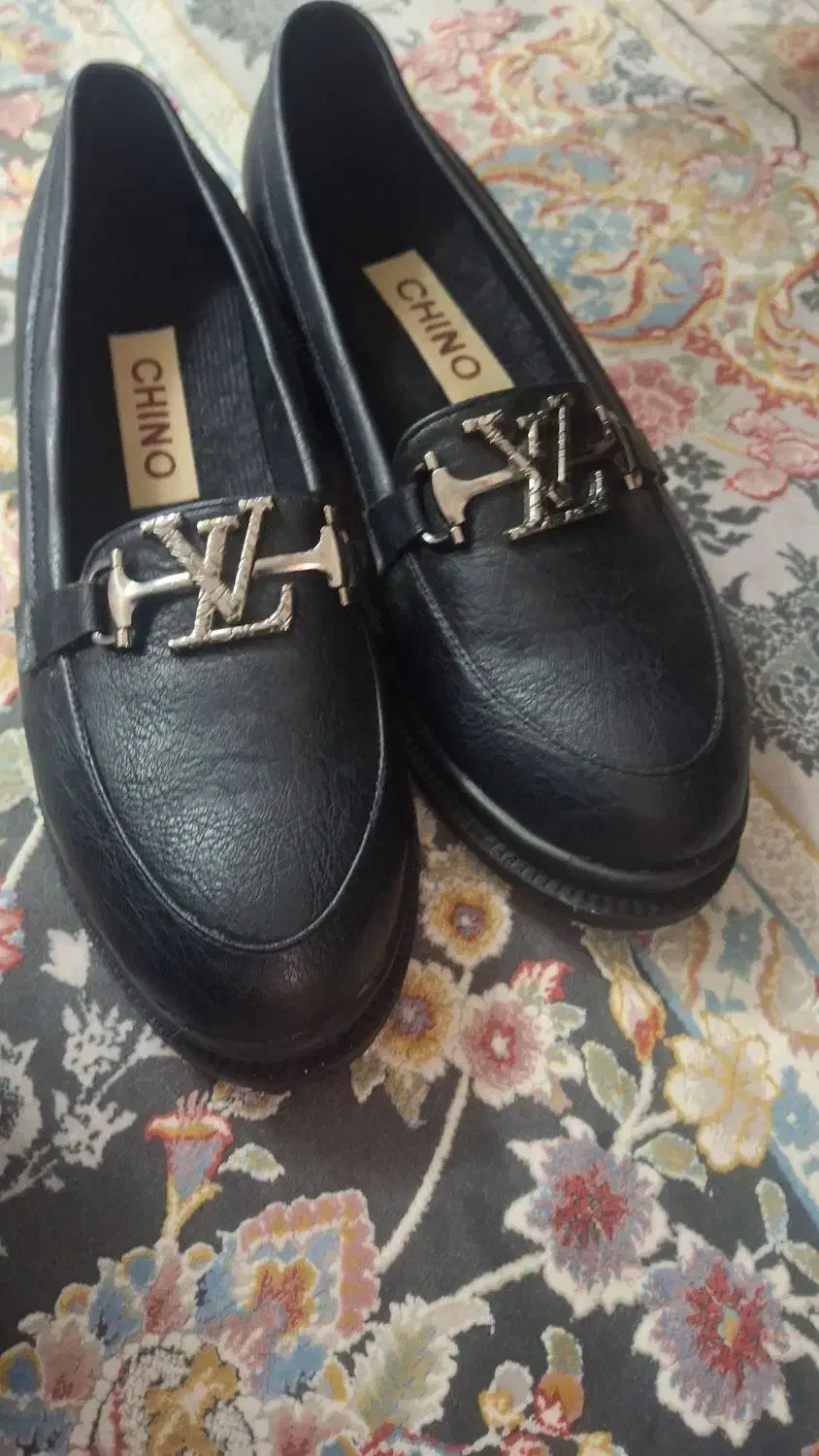 کفش سایزبندی|کیف، کفش، کمربند|قم, قلعه کامکار|دیوار