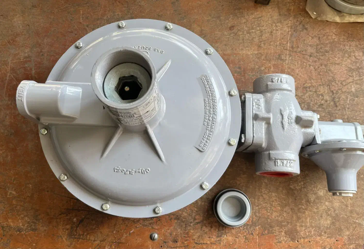 رگلاتور گاز شیر علمک|مصالح و تجهیزات ساختمان|اهواز, ۳۰ متری|دیوار