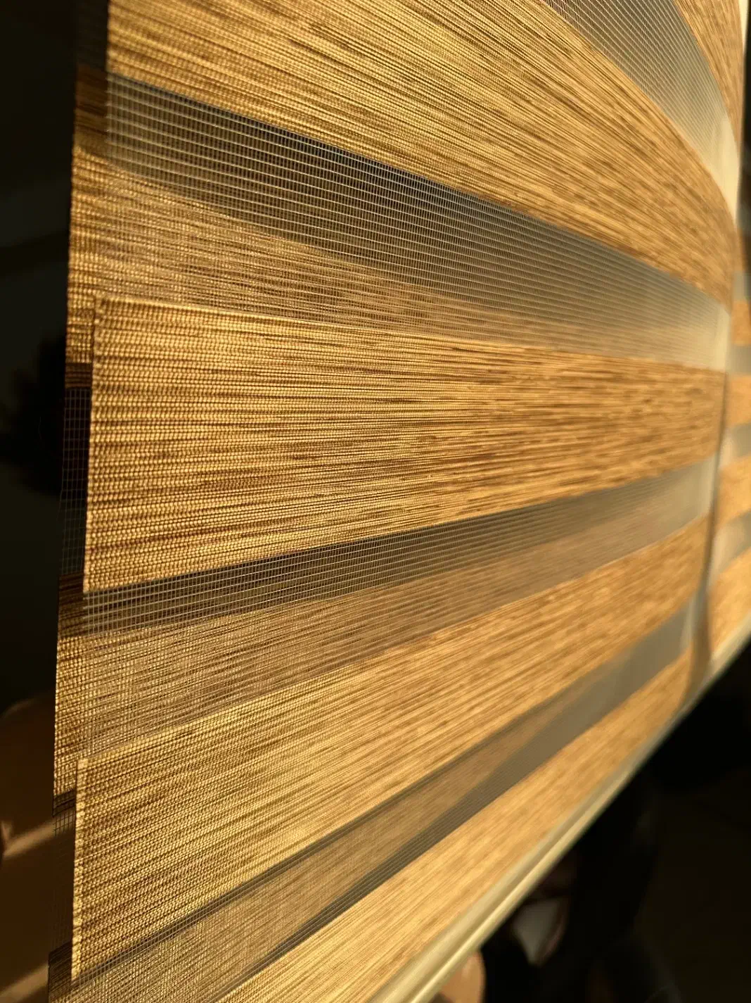 پرده زبرا نو و شیک|مبلمان خانگی و میز عسلی|محمدشهر, همایون ویلا|دیوار