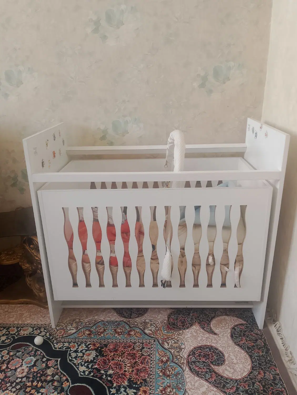 تخت|تخت و صندلی بچه|مشهد, کوی دروی|دیوار