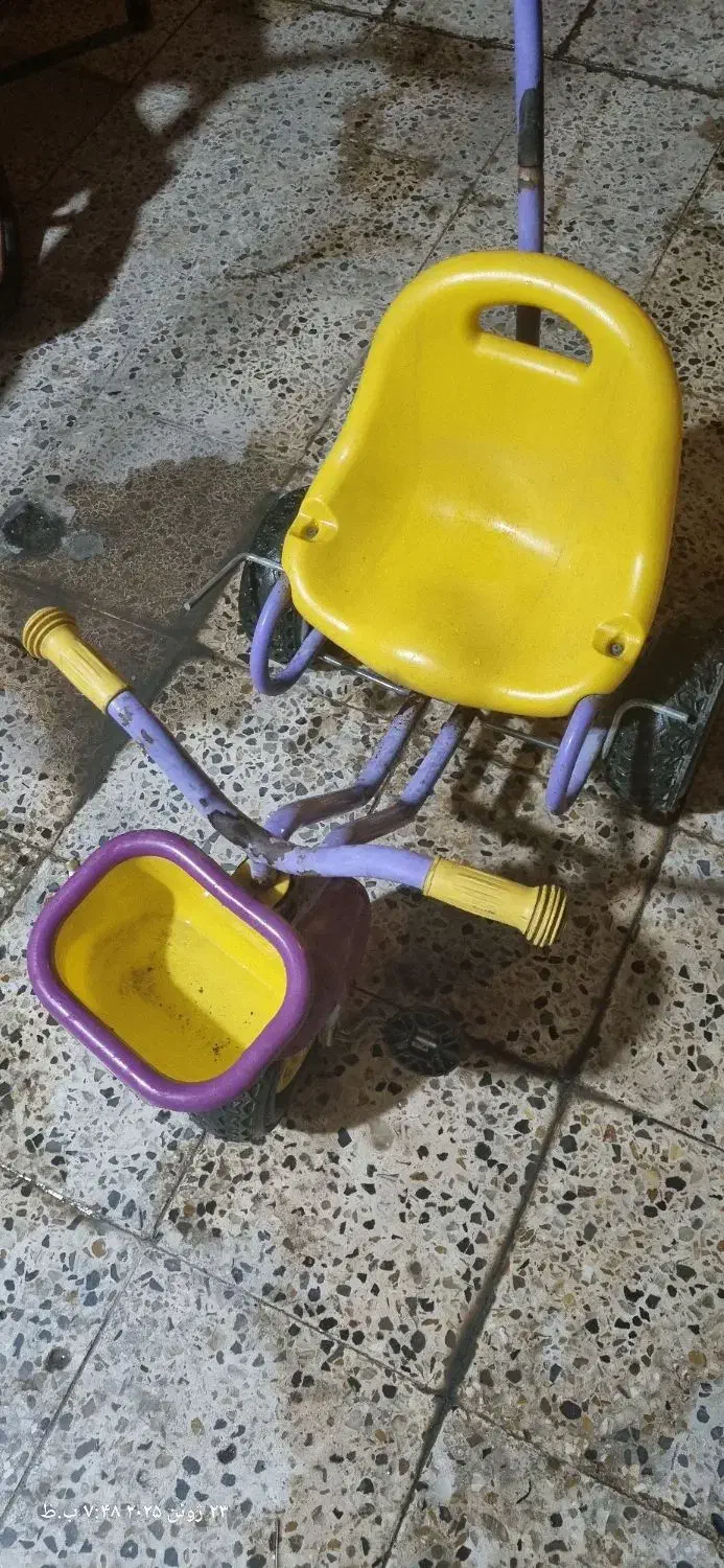 سه چرخه|اسباب‌بازی بچه|دوگنبدان, |دیوار