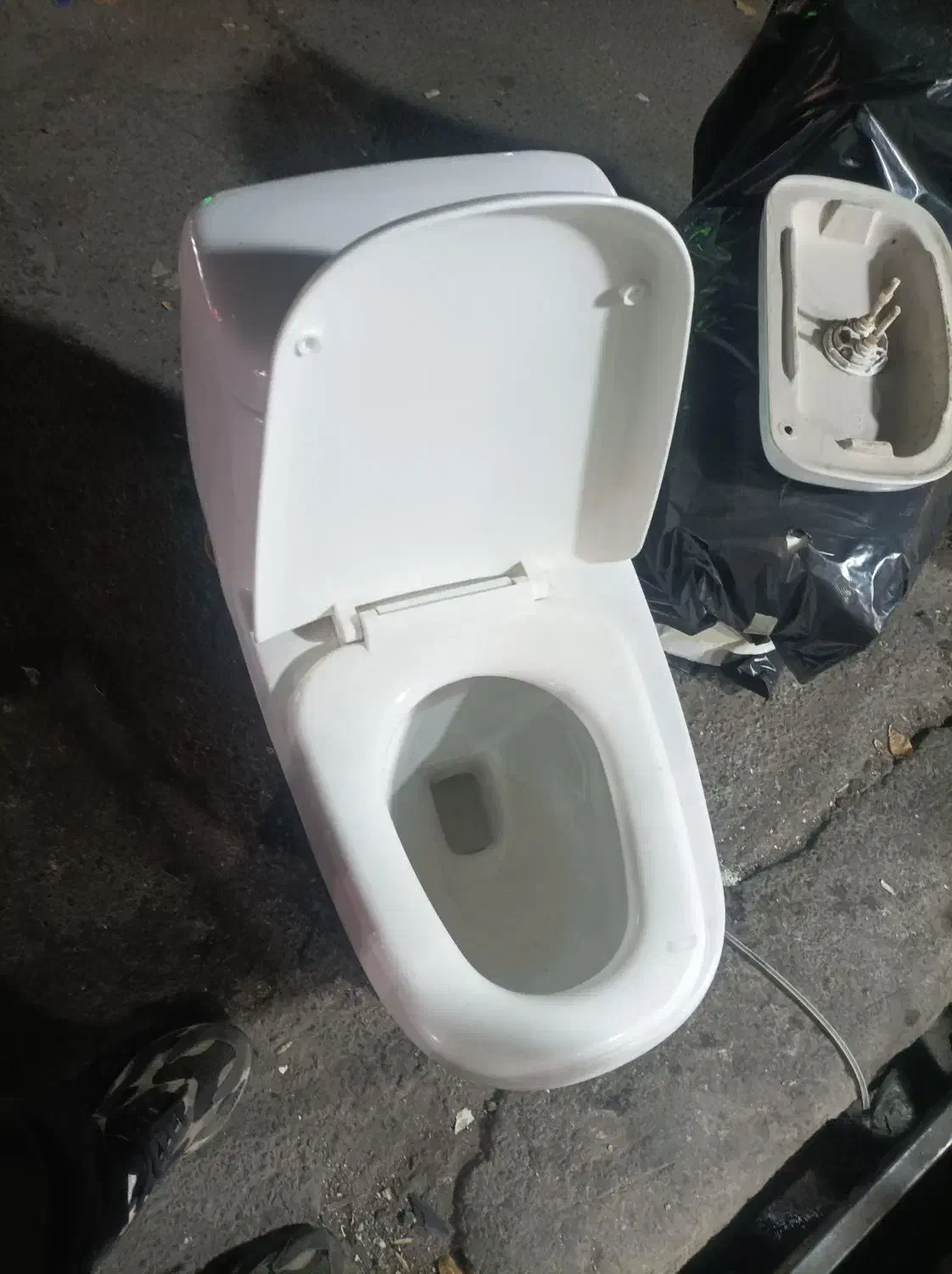 توالت فرنگی سالم|لوازم سرویس بهداشتی|تهران, خاک سفید|دیوار