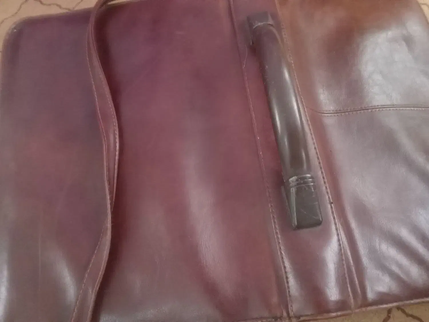 کیف|کیف، کفش، کمربند|سلماس, |دیوار