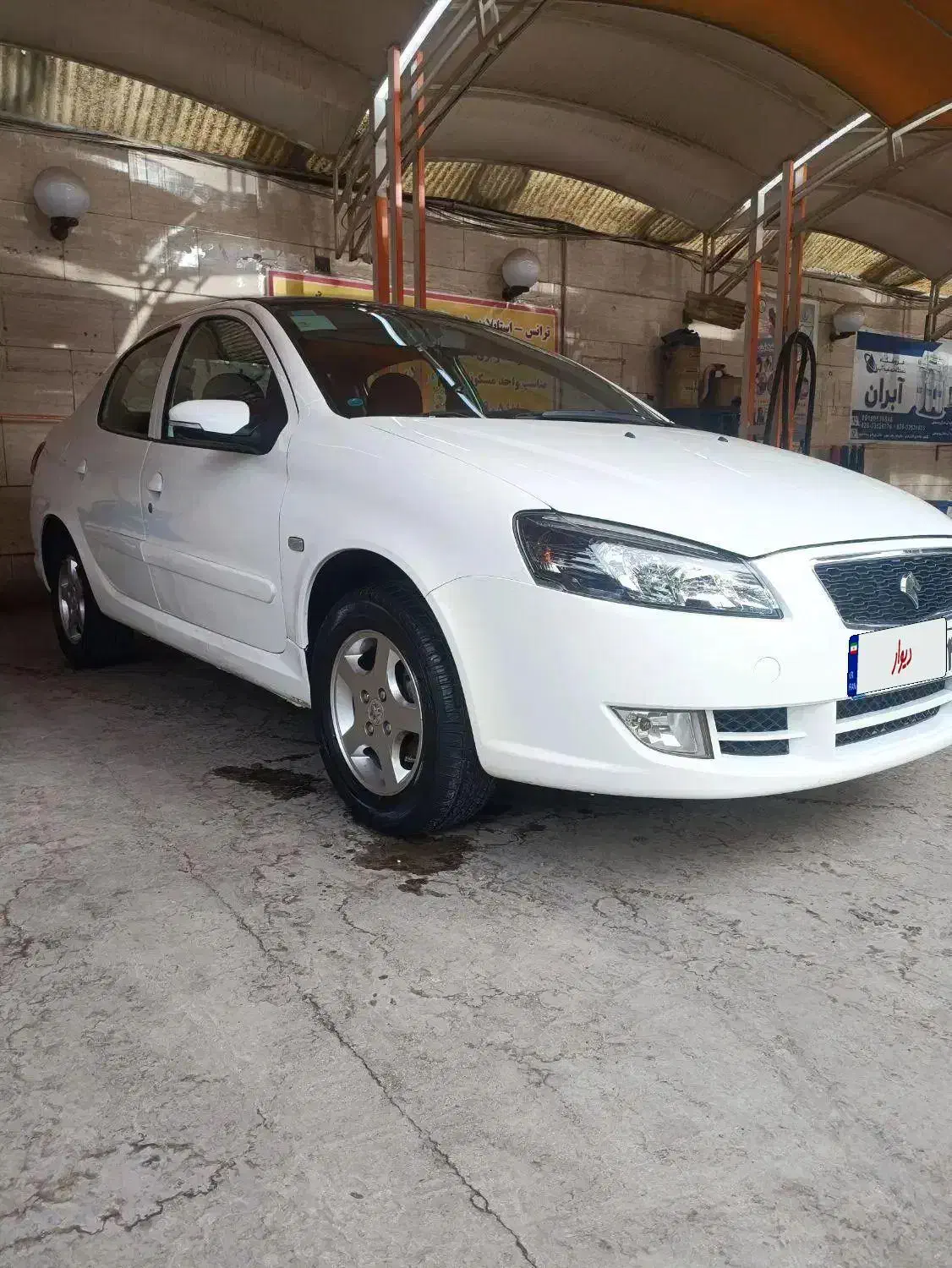 رانا پلاس سقف شیشه ۱۴۰۱ سفید در حد|خودرو سواری و وانت|کرج, شهرک مترو|دیوار